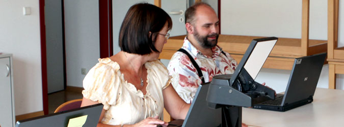 Rehabilitanden am Laptop