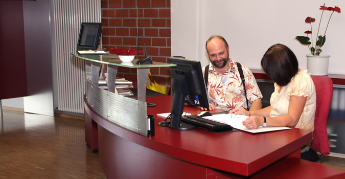 Rehabilitanden am Laptop
